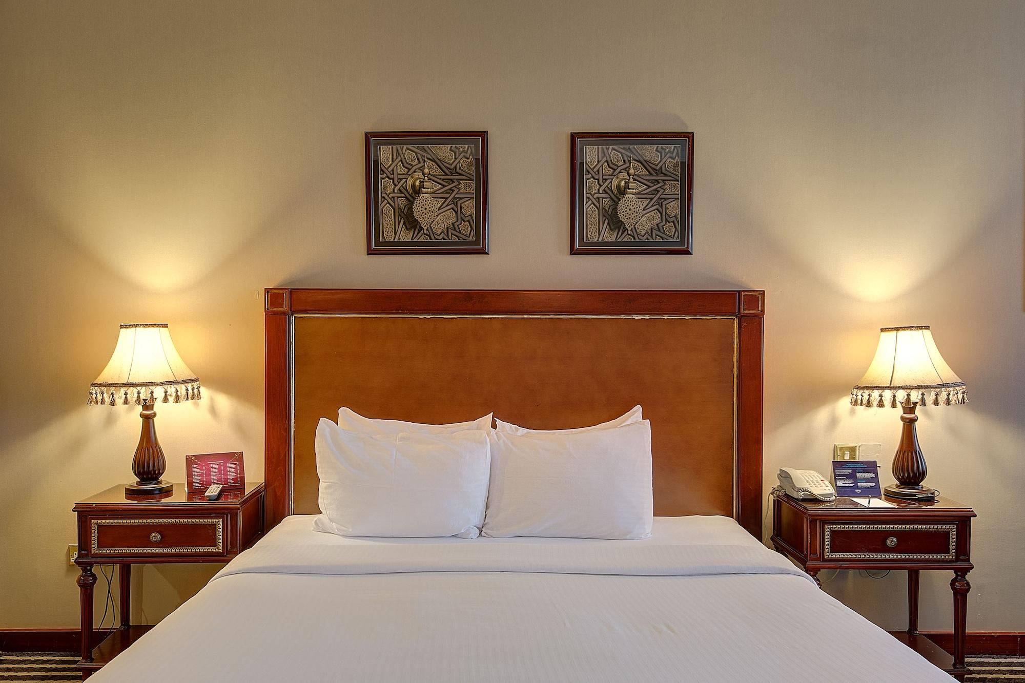 Royal Ascot Hotel Dubaï Extérieur photo
